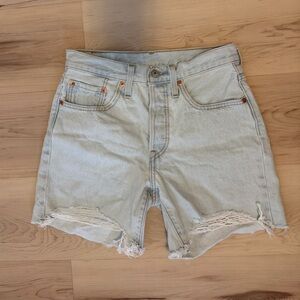 NWOT Women's Light Blue Denim Shorts Levi’s